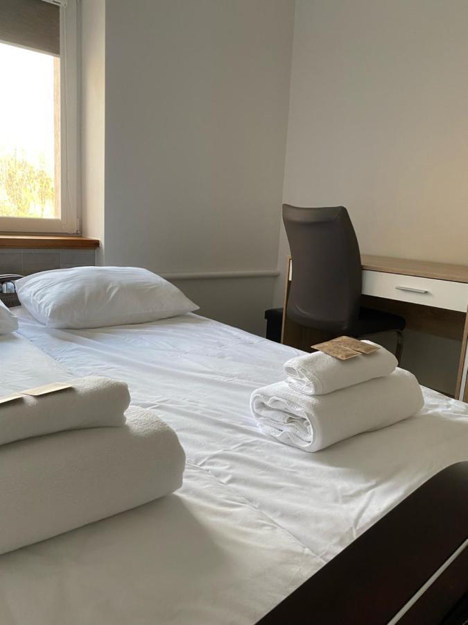 V15 Apartment ドルスキニンカイ エクステリア 写真